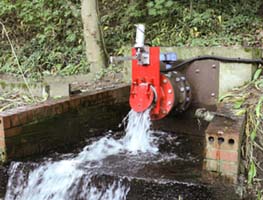 Drain closure valve on river inlet